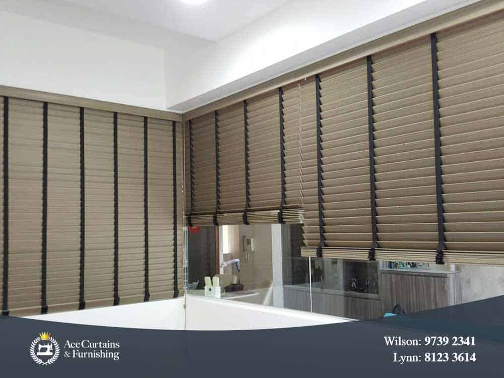 Venetian blind acting as an indoor privacy room divider.